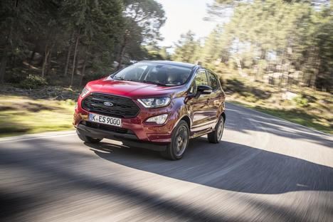 Ford convierte las botellas de plástico en alfombrillas