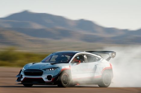 Gama Ford totalmente electrificada