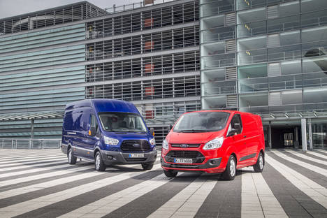 Las Ford Transit a mantenerse en el carril haga el tiempo que haga