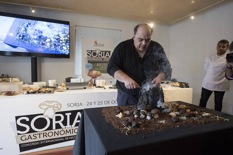 La pastelería micológica de José Fernández impacta en ‘Soria Gastronómica’