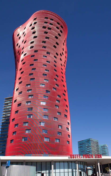 El Hotel Santos Portafira lanza el programa ‘Park & Fly’