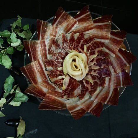 Una vuelta de tuerca a la gastronomía de la Sierra de Aracena en el showcooking ‘Canalla’ del chef Hung Fai