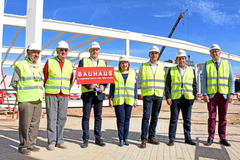 BAUHAUS recibe en un mes cerca de 4.000 solicitudes para su nuevo centro en Alfafar