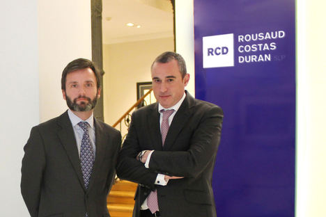 Federico Belausteguigoitia, a la izquierda, y Jose María Pastrana.