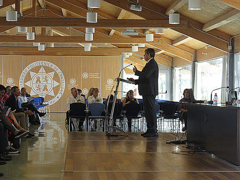 Francisco García Cantos, durante su intervención en la Universidad Politécnica de Cartagena.