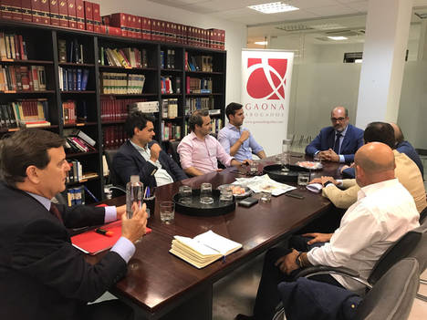 El sector farmacéutico protagonista del nuevo ciclo “Conocer tus necesidades” de Gaona Abogados