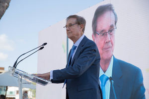 Gabriel Escarrer Juliá recibe el homenaje de los trabajadores y comunidad turística de Palmanova y Magaluf, dos destinos pioneros de los que ha sido impulsor destacado durante 50 años