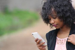 Gladys Cali, experta en marketing, llega a Uganda para empoderar a empresarias africanas
