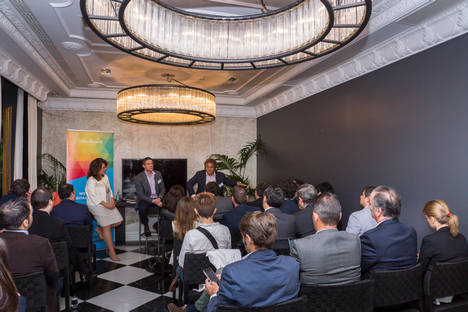 Globant presenta su libro sobre experiencias digitales, un aspecto clave para el crecimiento de las empresas