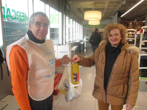 467 socios de Coviran se han sumado a la gran recogida de alimentos