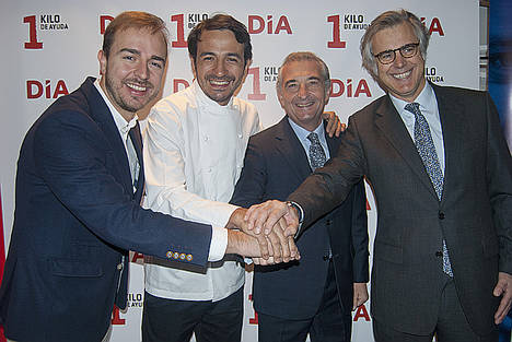 De izda a dcha: Javier Dorado, Director del Instituto de la Juventud INJUVE; Mario Valles, propietario del restaurante Narciso; José Ignacio Caballero, Presidente de la Comisión Ejecutiva de Fundación Altius; y Javier La Calle, Director Corporativo de Recursos y Ejecutivo de China de Grupo DIA.