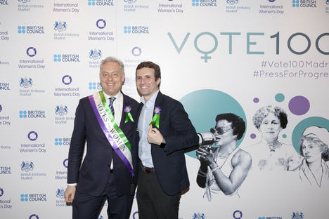 Simon Manley, Embajador de Reino Unido y Pablo Casado.