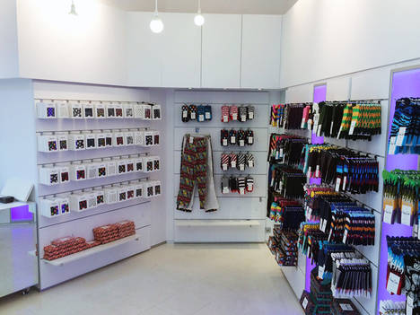 Flagship Store de Happy Socks abre en el C.C El Triangle