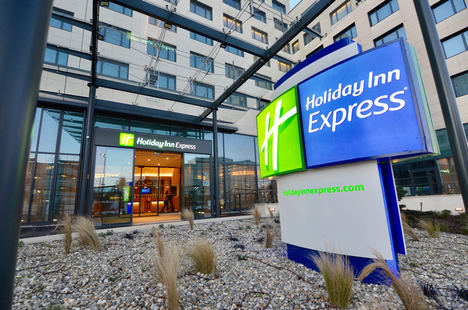 Confort y comodidad en el nuevo Holiday Inn Express Paris - Charles de Gaulle Airport
