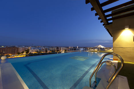 Hotel Córdoba Center, piscina.