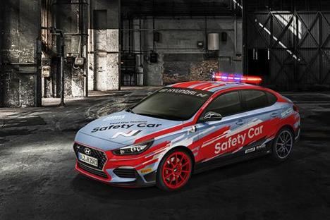 Hyundai desvela el i30 Fastback N Safety Car