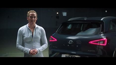 Mireia Belmonte respira conectada al tubo de escape de Hyundai Nexo
