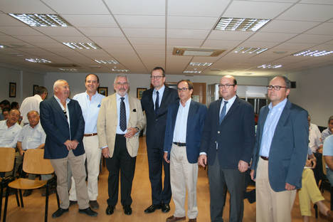 Pekka Pesonen se reúne con la junta directiva de Asaja y destaca la necesidad de crear cooperativas fuertes
