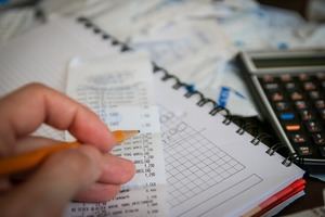 ¿Cómo ahorrar impuestos en la declaración de la renta 2022?