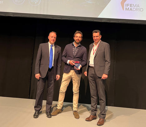 De izqda. a dcha.: Javier Sanz de Andino, Director Comercial de Certámenes en IFEMA, Álvaro Merín, Director de Producto, I+D+i y Marketing de ISTOBAL, y José Domenech, Jefe de Ventas en ISTOBAL España.