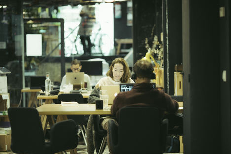 El 95% de las grandes empresas adoptará modelos híbridos de trabajo, según una encuesta de Impact Hub Madrid
