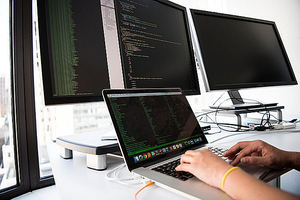 La transformación digital incrementa la demanda de informáticos en barcelona, según InnoIT