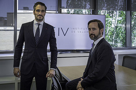 De Izqda. a dcha.: Rafael Simón Igea y Juan Manzano. Instituto de Valoraciones.