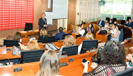 Jaime Perez Renovales, clausura de mujer a mujer.