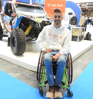 El piloto Joan Lascorz es el nuevo embajador de la marca Help Flash