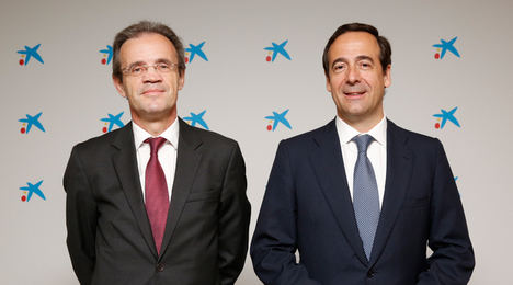 Jordi Gual, presidente de CaixaBank, y Gonzalo Gortázar, consejero delegado de CaixaBank.