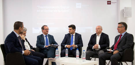 “En diez años no vamos a tener suficientes médicos para cubrir las necesidades del sistema sanitario”