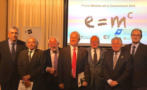 Foto de familia del evento.
