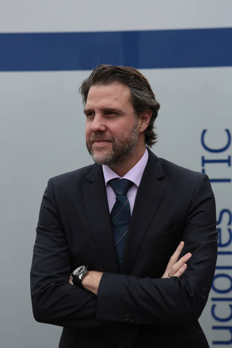 Julio José Espiña, 
 Tecnocom.