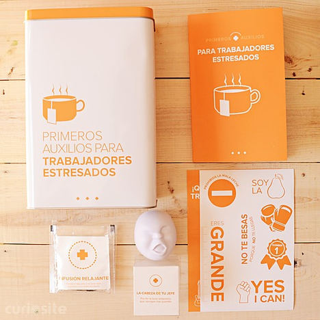 Kit de primeros auxilios para trabajadores estresados.