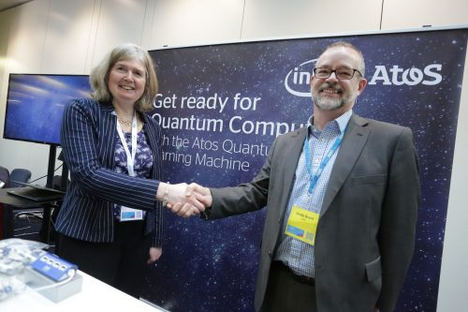 Alison Kennedy, directora del STFC Hartree Centre y Andy Grant, Vice President, HPC & Big Data en Atos Reino Unido e Irlanda.