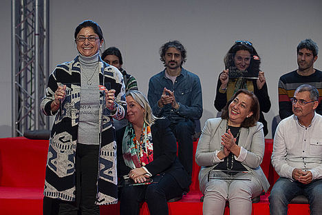 La directora general Elena Escalona recoge el premio EDP Solidaria 2019 por su proyecto emprendimiento laboral.