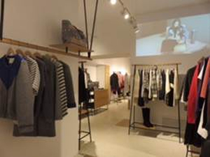 La firma de moda Sita Murt estrena nueva tienda en El Born