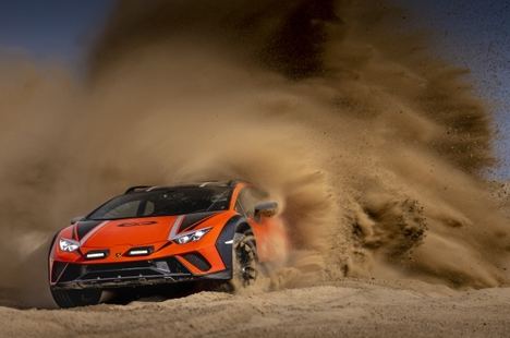 Lamborghini Huracán Sterrato California Drifting
