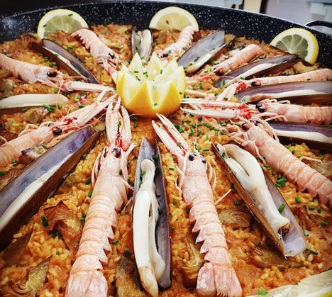 La paella como protagonista todos los domingos en Teca Sàbat