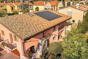 La primera instalación del mundo de los paneles solares Alpha de REC Group