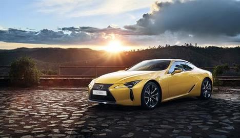 Lexus presenta el LC 500h Yellow Edition