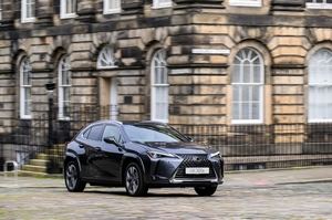 Lexus UX 300e 2024 con importantes novedades