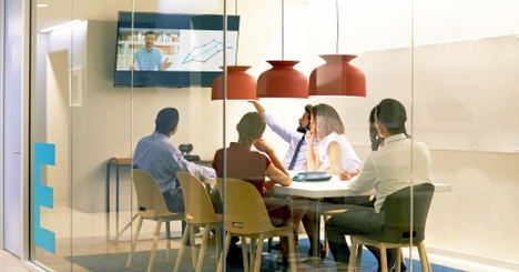 Lifesize Rooms-as-a-Service abarca los sistemas de salas de reuniones de videocolaboración líderes en la industria de Lifesize, servicio en la nube, mantenimiento y soporte con precios más predecibles y con menores costes iniciales.