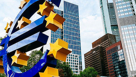 Los estándares de crédito de la eurozona se alivian y respaldan las perspectivas crediticias