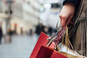 Los ingresos por compras de turistas de larga distancia crecen un 14% en el primer trimestre por el tirón del Año Nuevo Chino