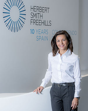 Herbert Smith Freehills, ficha a la secretaria general de Farmaindustria, Lourdes Fraguas