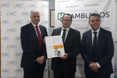 De izqda a dcha: Joaquin Viondi Arese, director territorial de MC MUTUAL Andalucía; Guillermo Jiménez Aguilar, director general de Envases Rambleños; y Raúl Alamino Alfaro, director de la Unidad de Gestión de MC MUTUAL Córdoba.