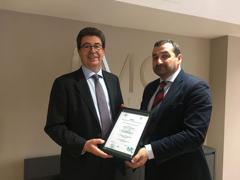 De izqda a dcha: El director general de MC MUTUAL, Eduardo Vidal y Antonio Montaño, presidente de CIES QSostenible.