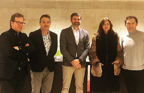 Miembros de la nueva Junta SFA. De izqda. a dcha.:Jesús Lorenzo de Groenlandia (Navarra), Félix Freixer de Goldepele (Cataluña), José Emilio Álvarez  de Italia Piel (Asturias), Eva Louzao de Nomadi Deluxe (Galicia) y Ramón Ezkerra de País Vasco.