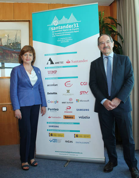 Mª Teresa Gómez Condado y Pedro Mier.